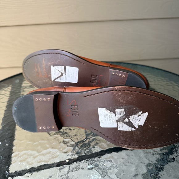 Frye Carly Double Zip Leather Ankle Boot- 9.5 - Picture 7 of 9